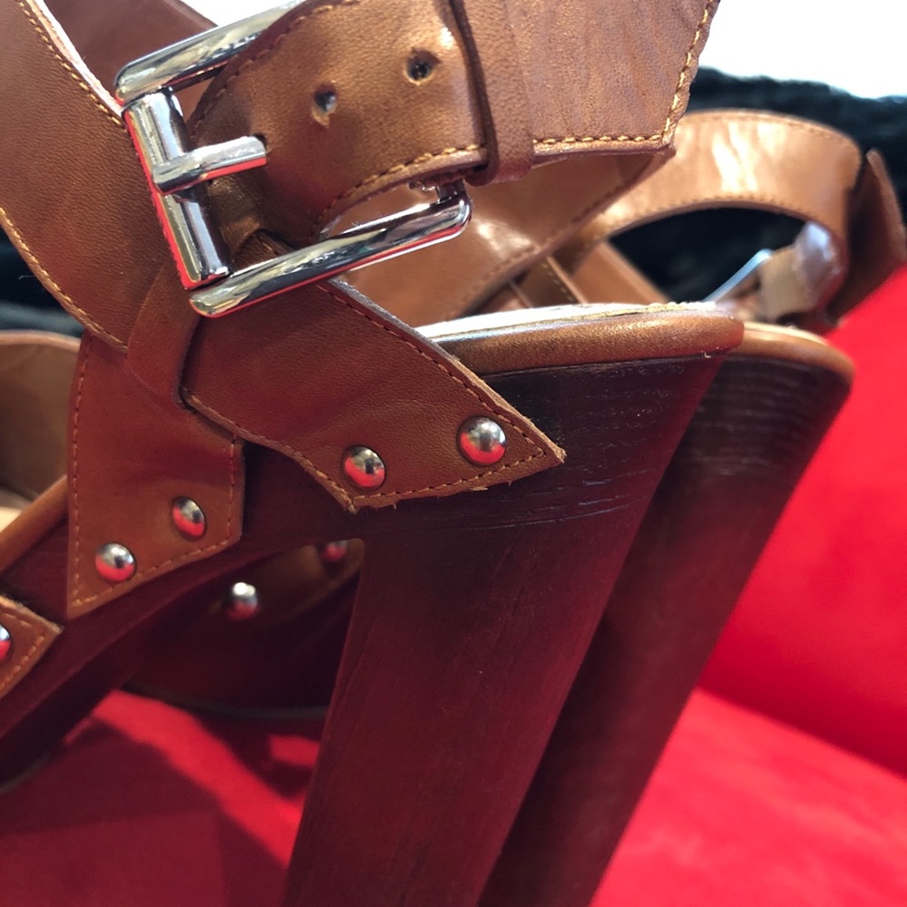 Heeled Clogs - Picture 7 of 9